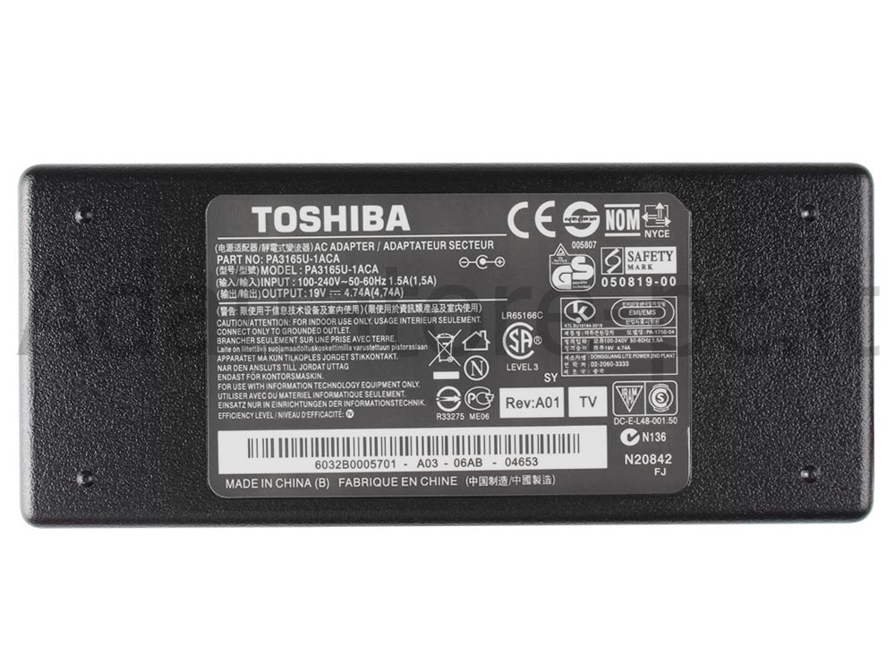Originale Alimentatore Adattatore Caricabatterie Toshiba Satellite L45-S4687